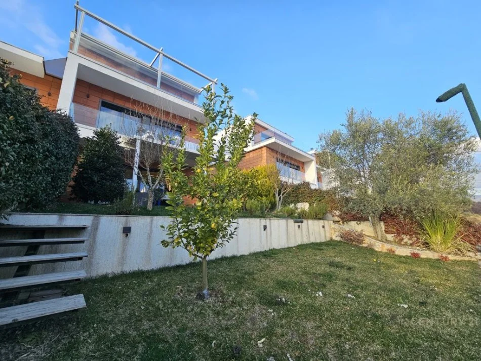 Tirane, shitet Vile 3+1 , 220 m² 550.000 € (Residenca Olive Grove)