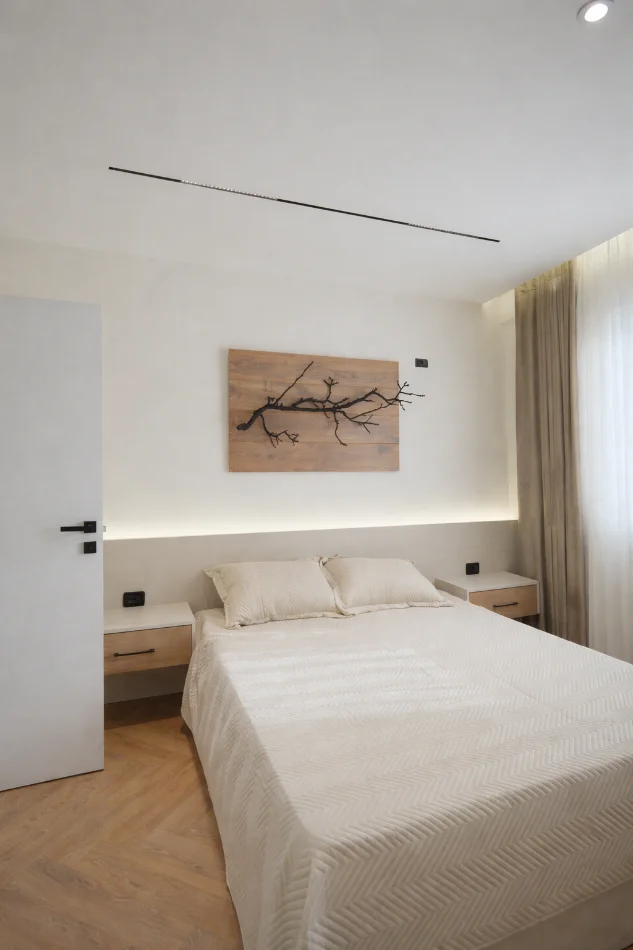 Tirane, shitet apartament 2+1+Ballkon , 101 m² 240.000 € (Perball Kompleksit Delijorgji, Tirane Prane Pallatit me Shigjeta)