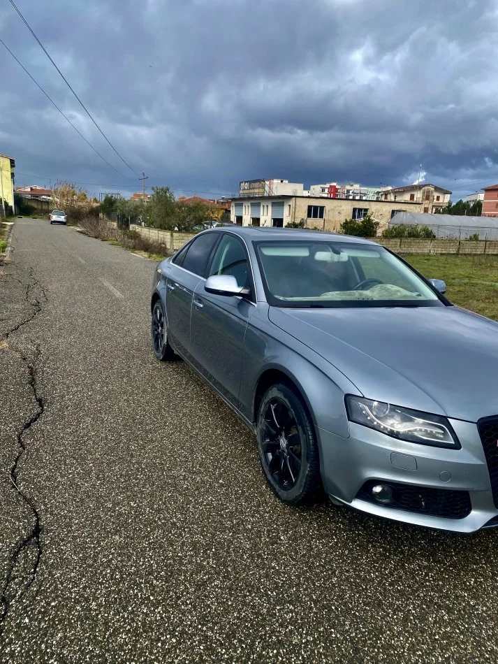 Kavaje, shes makine Audi a4 Benzin, gri metalizato automatik Klima 19.000 km 6.200 €