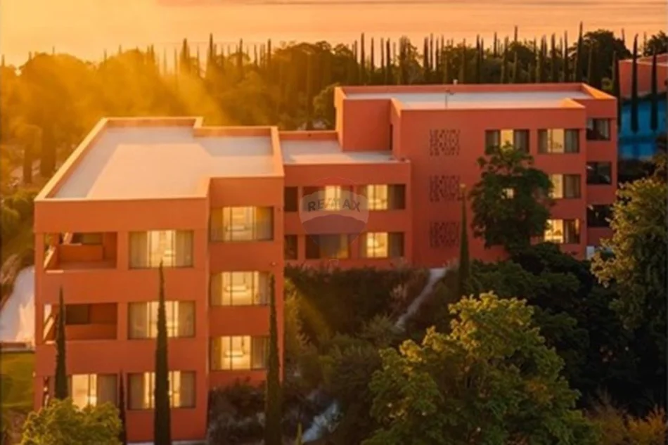 Vlore, shitet hotel , 1.460 m² 