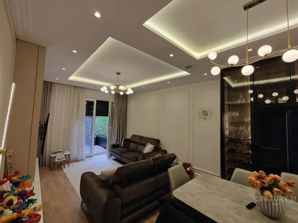 Tirane, shitet apartament 2+1+2 dhe 2 poste parkimi Kati 1, 98 m² 330.000 € (Rose Garden Residence)