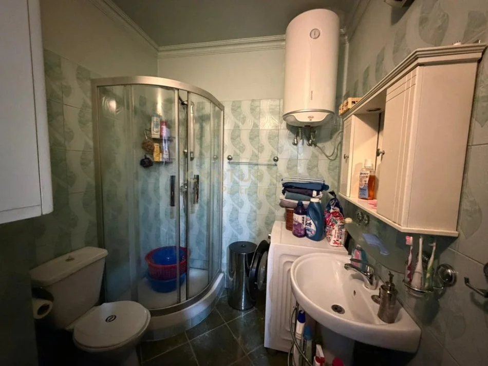 Tirane, shitet apartament 2+1 Kati 7, 97 m² 213.000 € (Rruga Frosina Plaku)