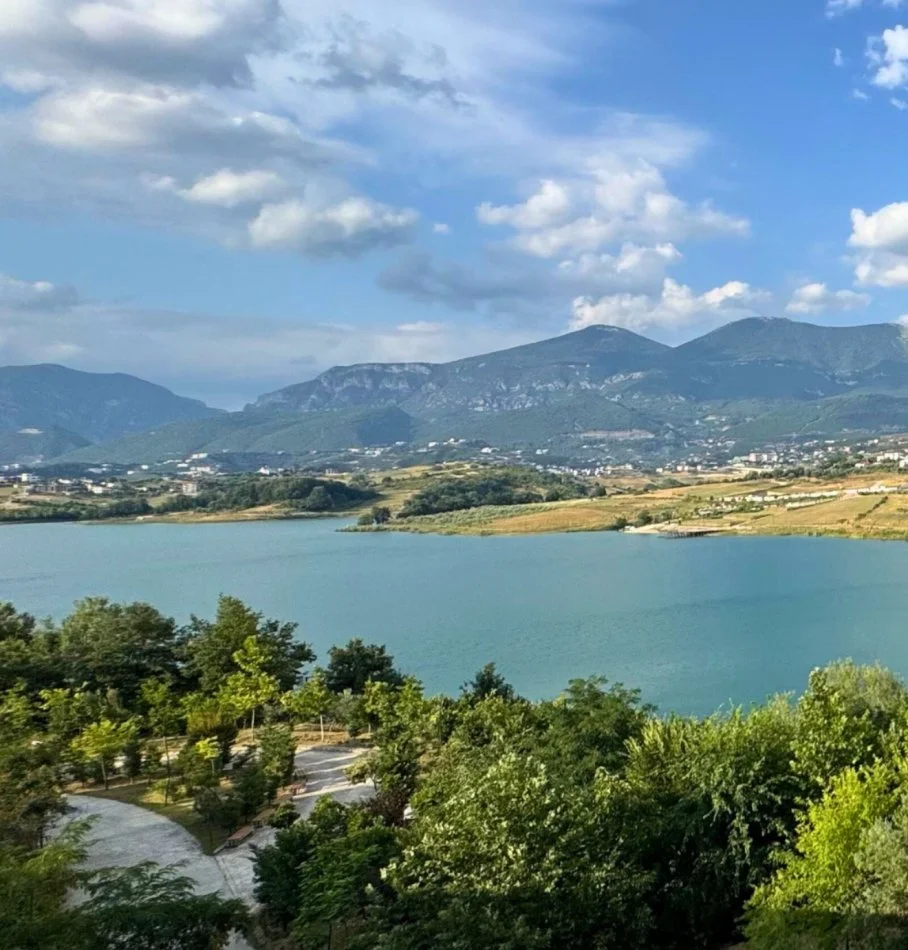 Tirane, shitet Vile 2 Katshe , 191 m² 450.000 € (SWAN LAKE RESIDENCE , Farke)