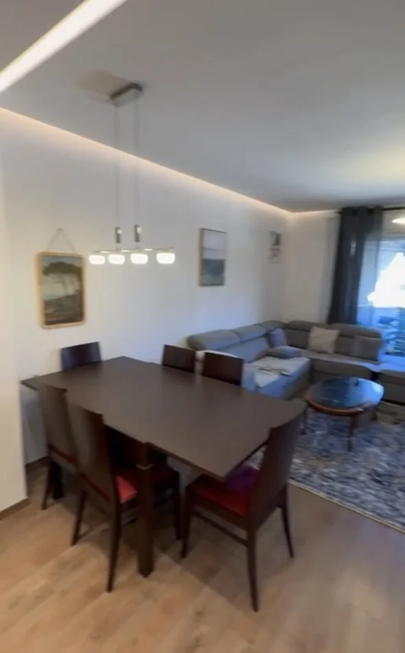 Tirane, jepet me qera apartament 2+1+Ballkon Kati 6, 100 m² 650 € (Rruga Don Bosko)