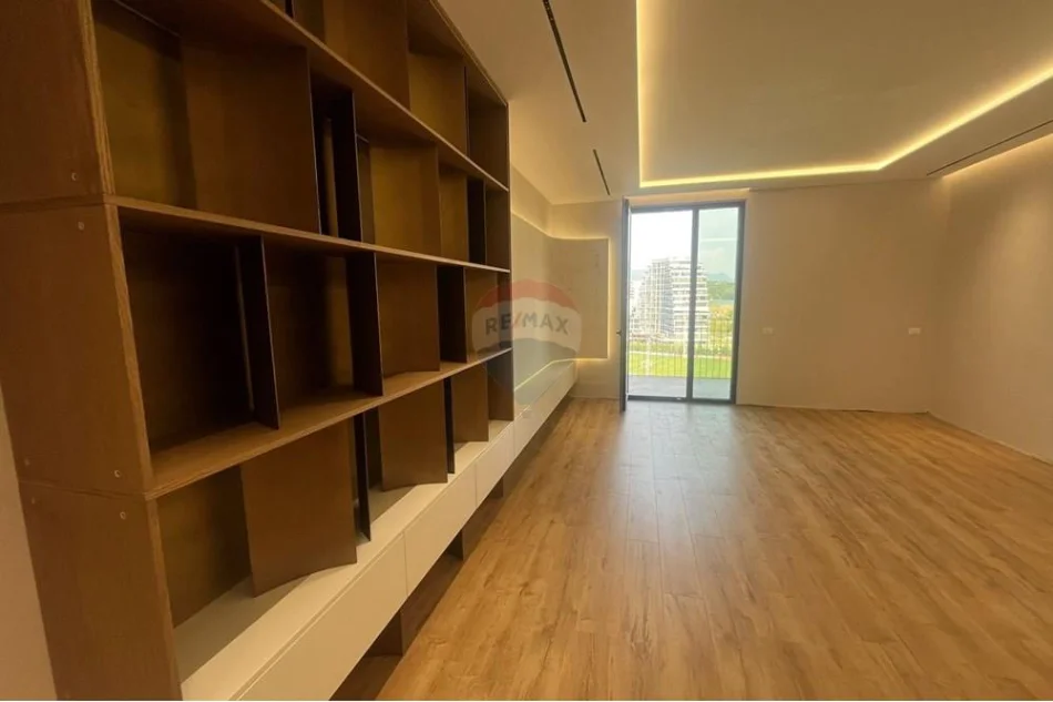 Tirane, shitet apartament 2+1 , 145 m² (Parku Olimpik)