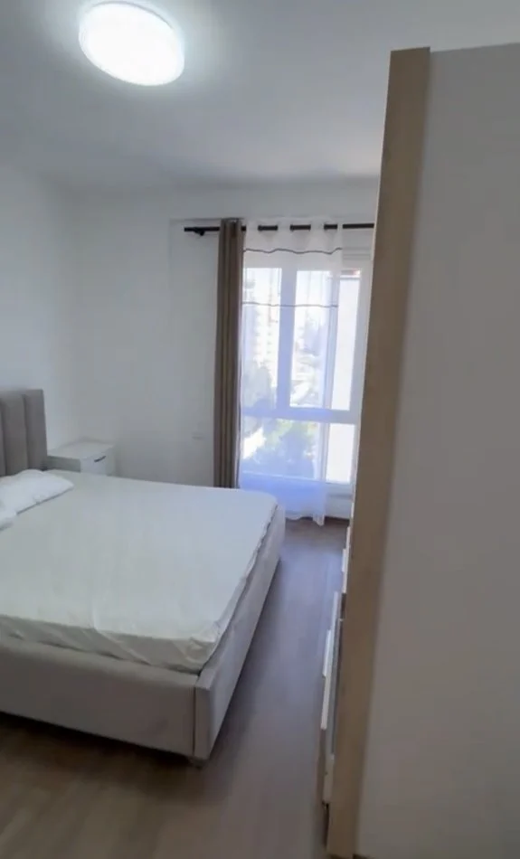 Tirane, jepet me qera apartament 2+1+Ballkon Kati 6, 100 m² 650 € (Rruga Don Bosko)