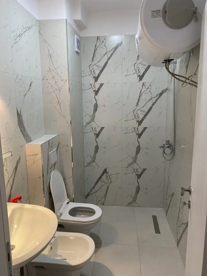 Tirane, Kodra e Diellit 2 QERA 1+1+Parking Kati 4, 65 m² 50.000 Lek (Kodra e Diellit)