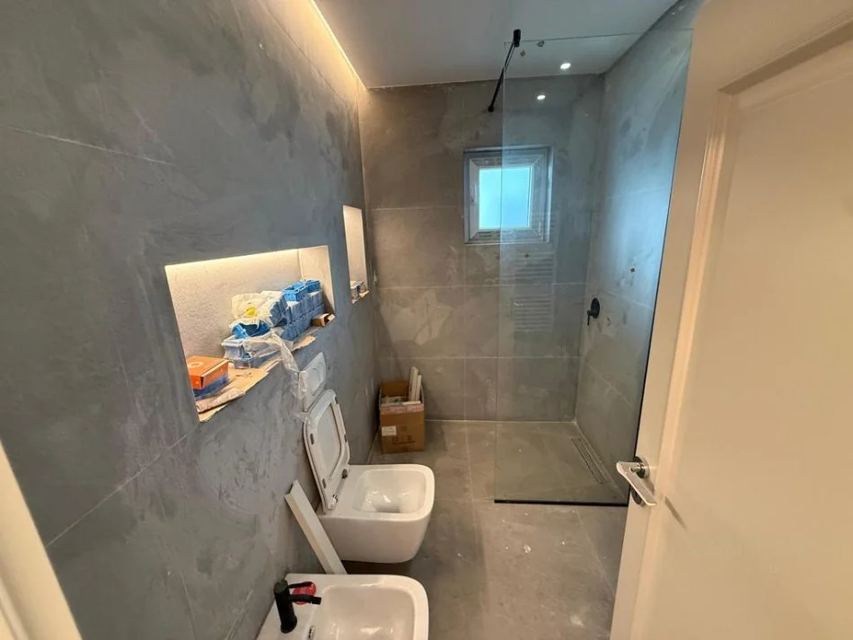 Tirane, shitet apartament 2+1 Kati 3, 150 m² 320.000 € 