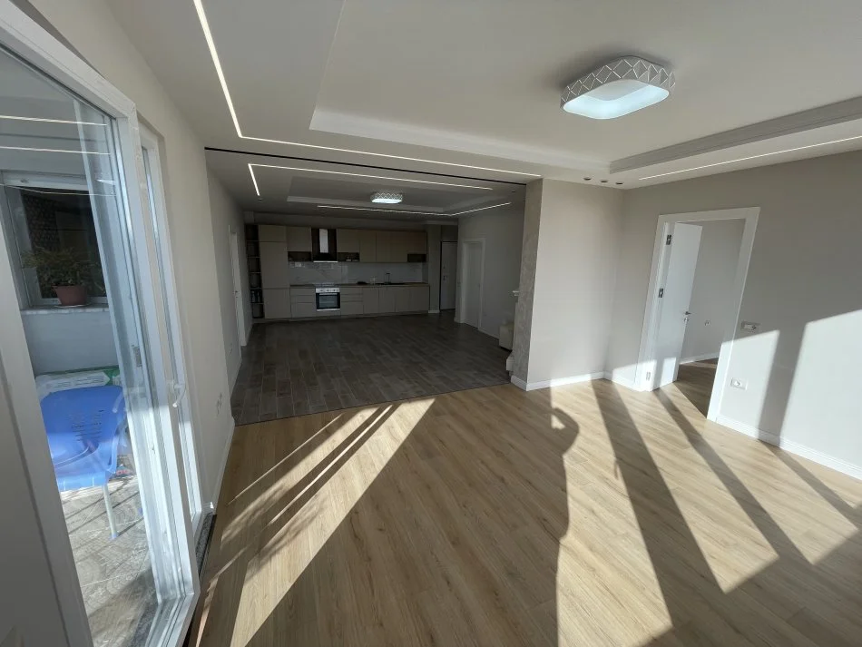 Tirane, shes apartament 3+1+Aneks+Ballkon Kati 5, 164 m² 280.000 € (Rruga Xhanfize Keko ( Te Profarma))