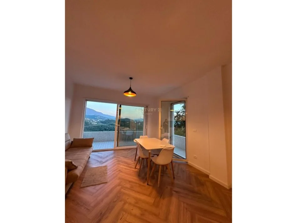 Tirane, jepet me qera apartament 2+1+Aneks+Ballkon Kati 1, 96 m² 550 € (Vilat e Arabit)