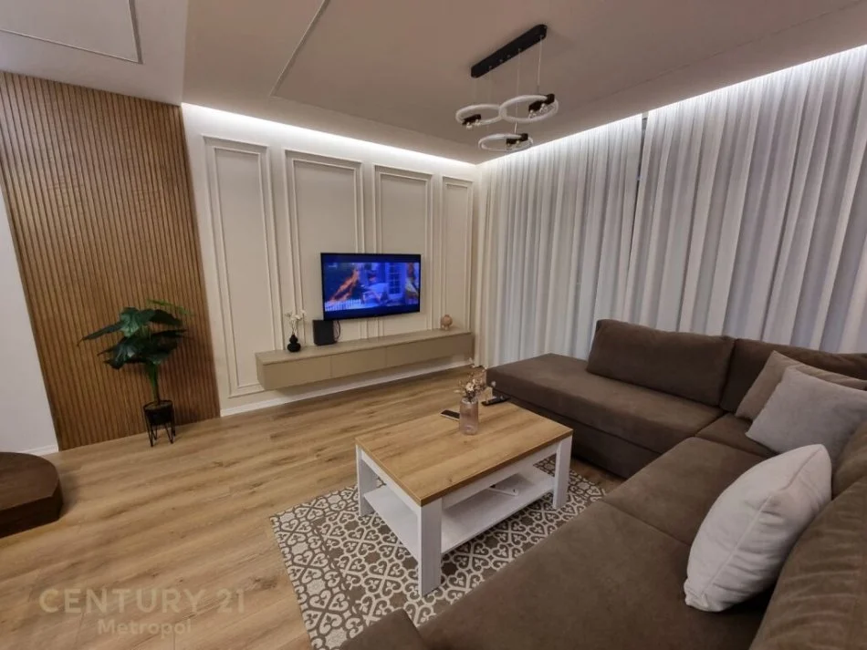 Tirane, jepet me qera apartament duplex Dublex Kati 4, 105 m² 1.800 € 