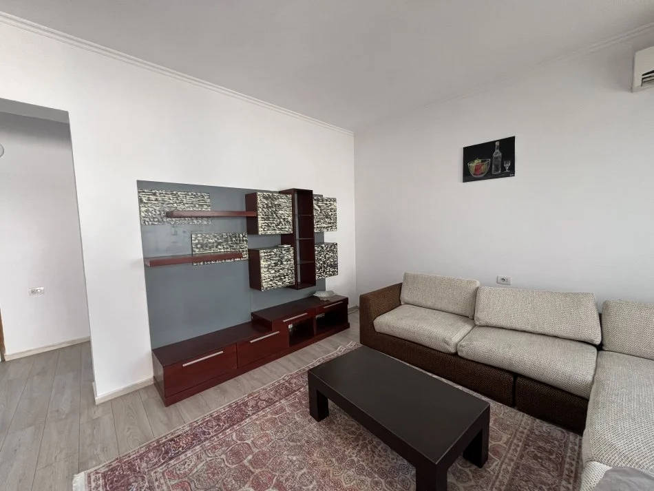 Tirane, jepet me qera shtepi 3+1+Ballkon Kati 2, 105 m² 550 € 