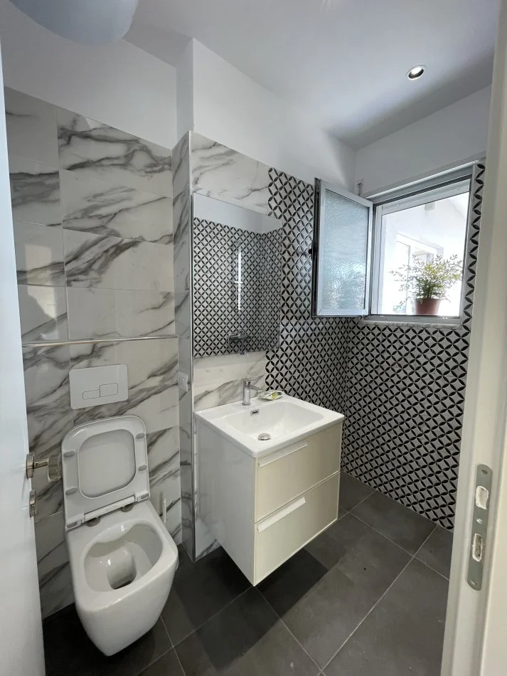 Tirane, shes apartament 3+1+Aneks+Ballkon Kati 5, 164 m² 280.000 € (Rruga Xhanfize Keko ( Te Profarma))