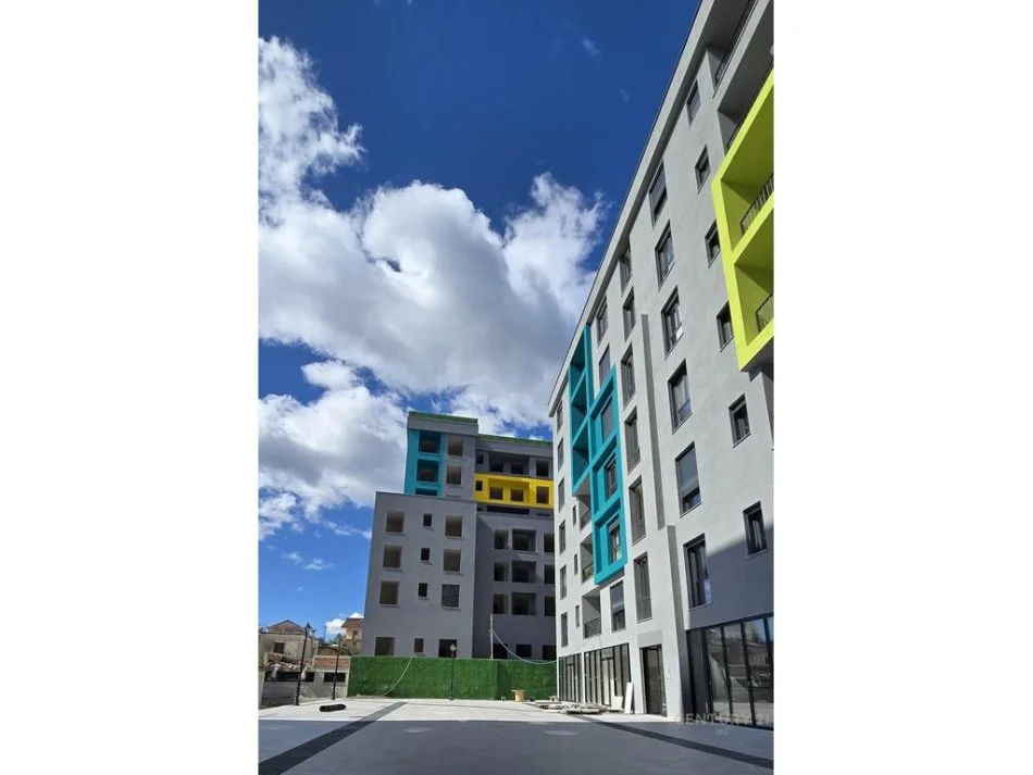 Tirane, shitet apartament 1+1 Kati 5, 78 m² 85.000 € (Paskuqan)