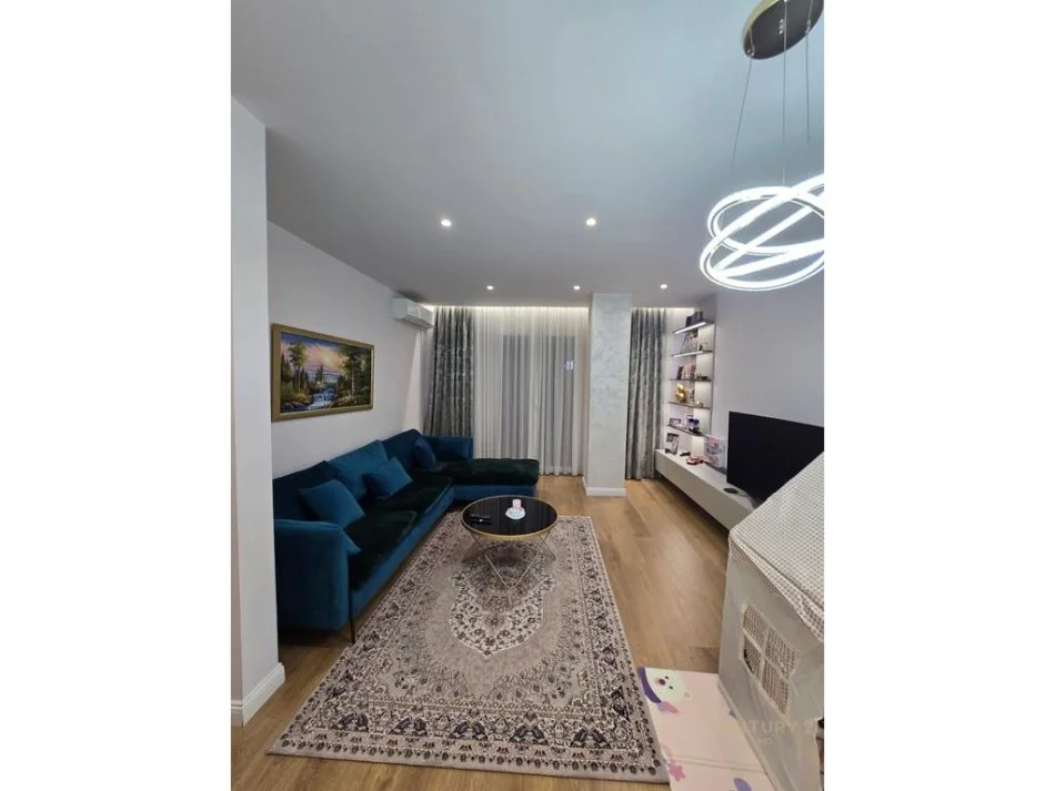 Tirane, jepet me qera apartament 2+1 Kati 6, 117 m² 1.500 € (Blloku)