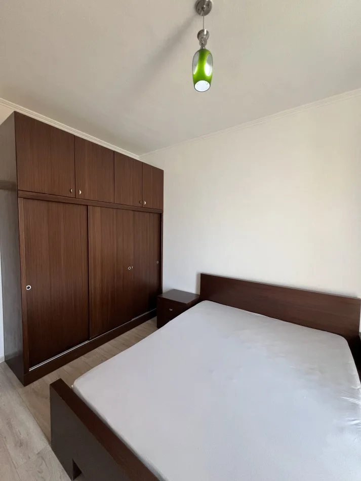 Tirane, jepet me qera shtepi 3+1+Ballkon Kati 2, 105 m² 550 € 