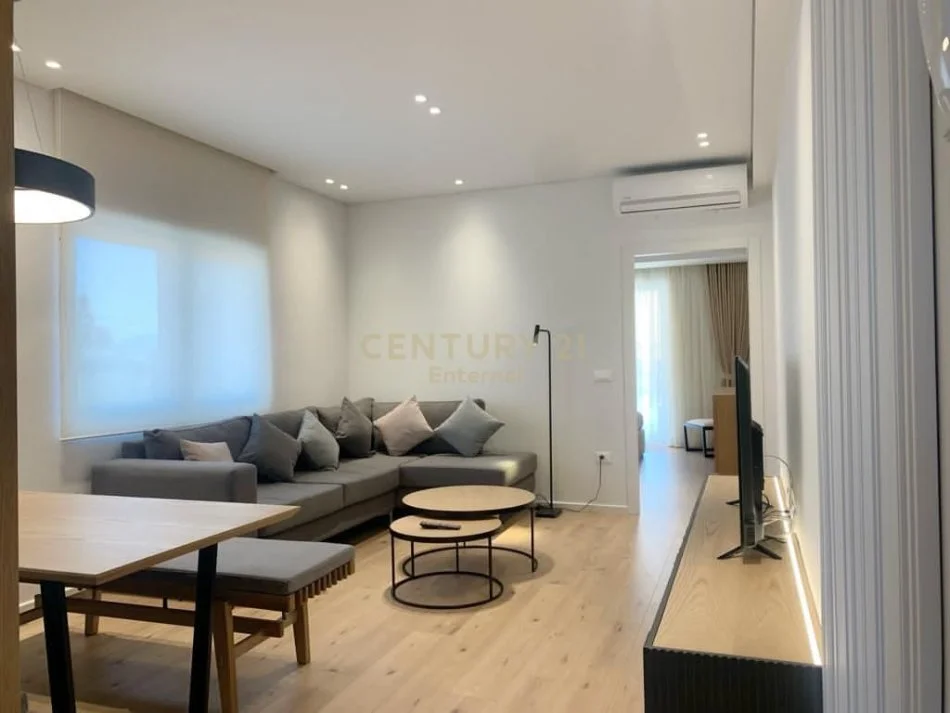 Tirane, jepet me qera apartament 2+1 Kati 6, 97 m² 900 € (Myslym Shyri)