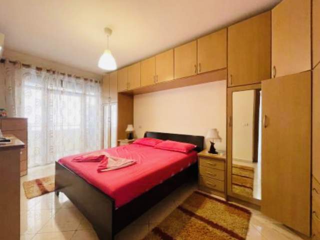 Tirane, jepet me qera apartament 2+1+BLK Kati 5, 105 m² 650 Euro