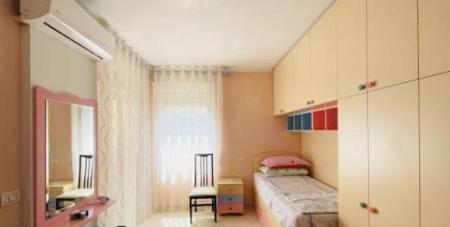 Tirane, jepet me qera apartament 2+1+BLK Kati 5, 105 m² 650 Euro
