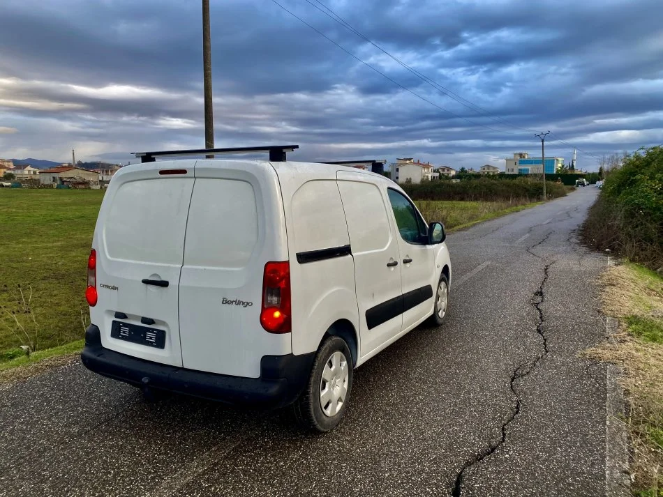 Kavaje, Shitet citroen berlingo motor 1.6  Nafte, e bardhë manuale Kondicioner 19.600 km 3.700 €