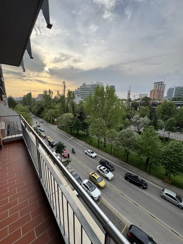 Tirane, jepet me qera apartament 4+1+Aneks+Ballkon Kati 4, 216 m² 3.000 € (Bulevardi Bajram Curri, Godina ETC)