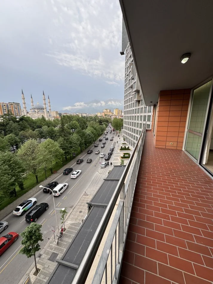 Tirane, jepet me qera apartament 4+1+Aneks+Ballkon Kati 4, 216 m² 3.000 € (Bulevardi Bajram Curri, Godina ETC)