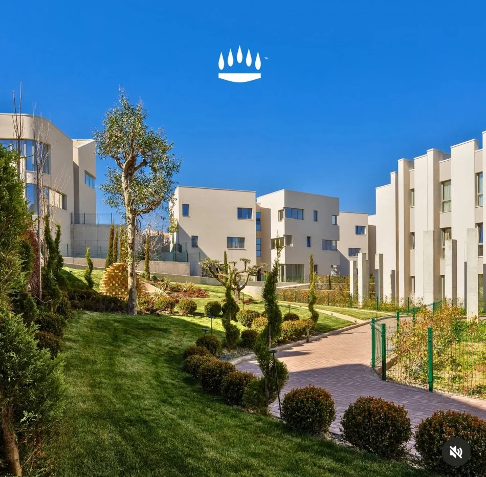 Tirane, shitet apartament 2+1+Ballkon Kati 2, 117 m² 300.000 € (Liqeni i Tiranes)