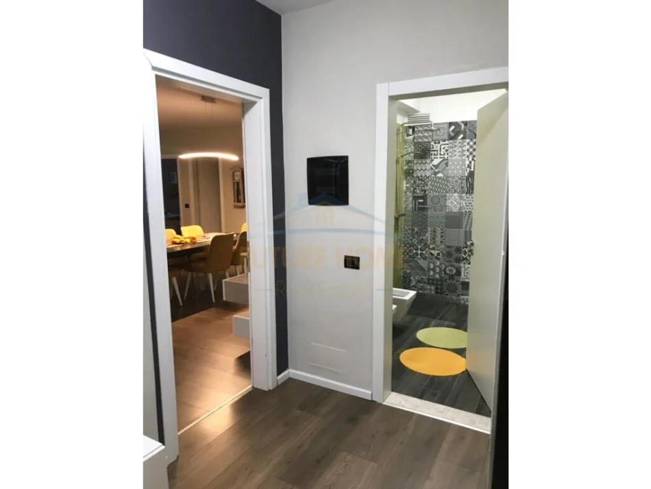 Tirane, jepet me qera apartament 2+1+Ballkon Kati 3, 127 m² 750 € (Shkolla e Baletit)