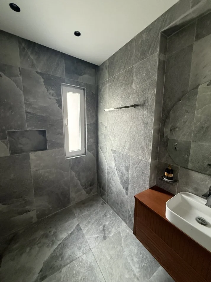 Tirane, shitet apartament 2+1+Ballkon , 113 m² 230.000 € (Astir, Residence e re, prane EGLO)