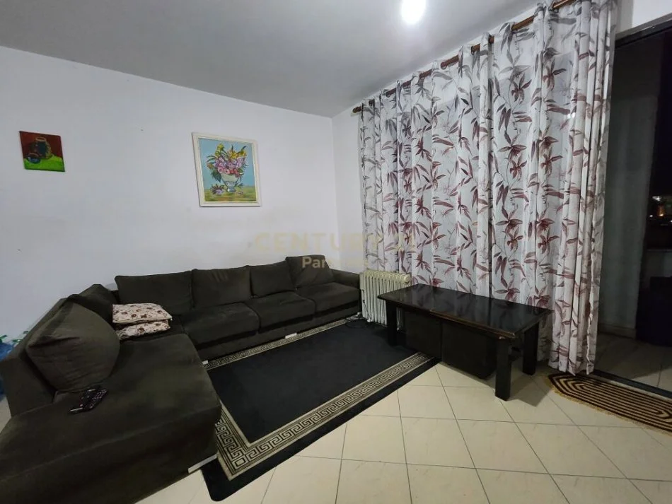 Tirane, shitet apartament 2+1 Kati 5, 92 m² 110.000 € (Yzberisht)