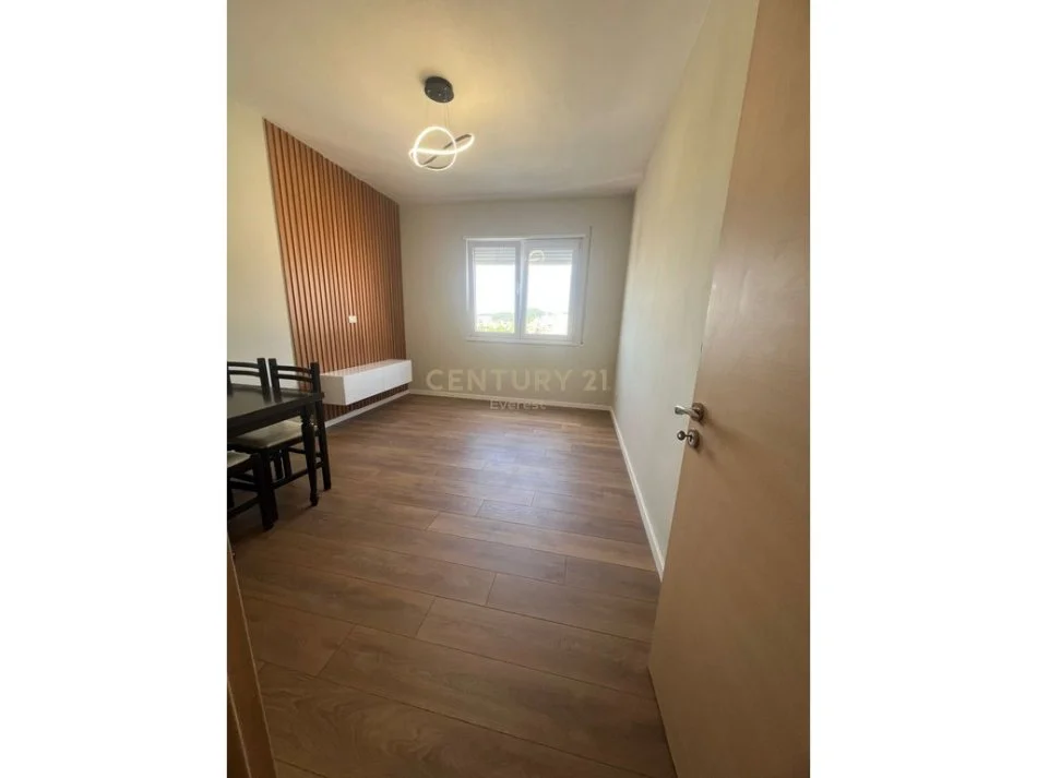 Tirane, shitet apartament 1+1+Ballkon Kati 5, 58 m² 90.000 € 