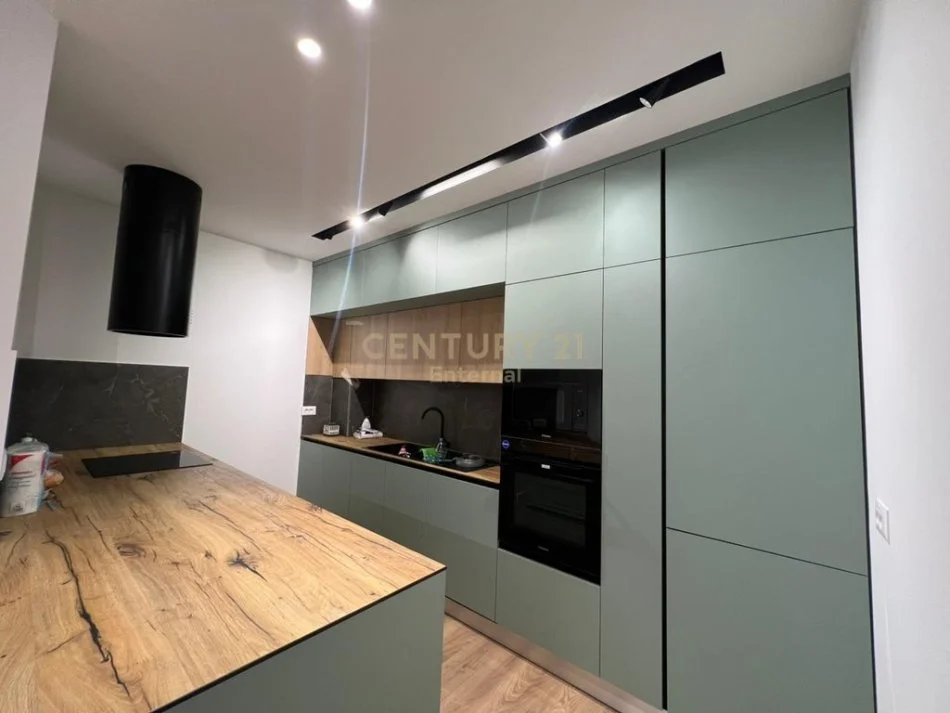 Tirane, shitet apartament 2+1 Kati 4, 125 m² 265.000 € (Fusha Aviacionit)