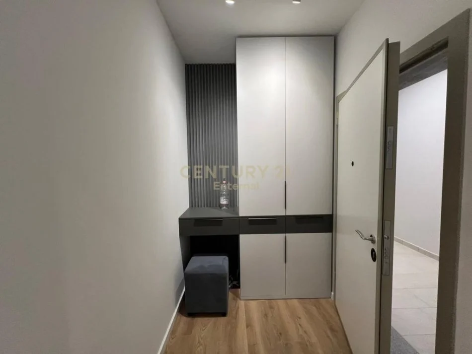 Tirane, shitet apartament 2+1 Kati 4, 125 m² 265.000 € (Fusha Aviacionit)