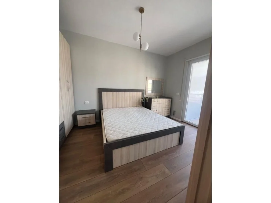 Tirane, shitet apartament 1+1+Ballkon Kati 5, 58 m² 92.000 € 