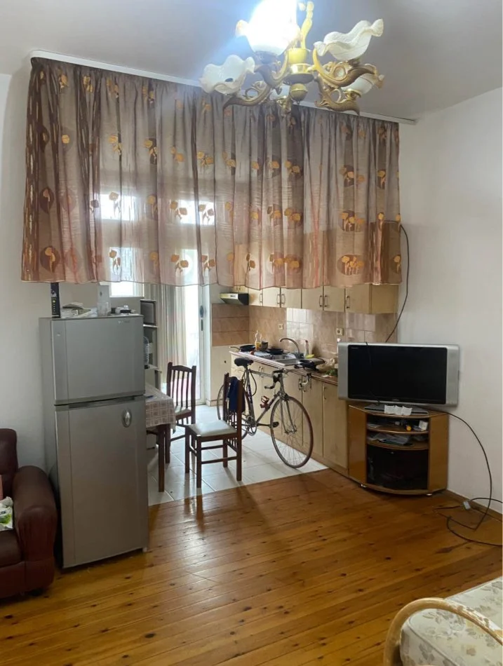 Tirane, jepet me qera 1+1+Aneks+Ballkon Kati 2, 65 m² 280 € (Kodra Priftit)