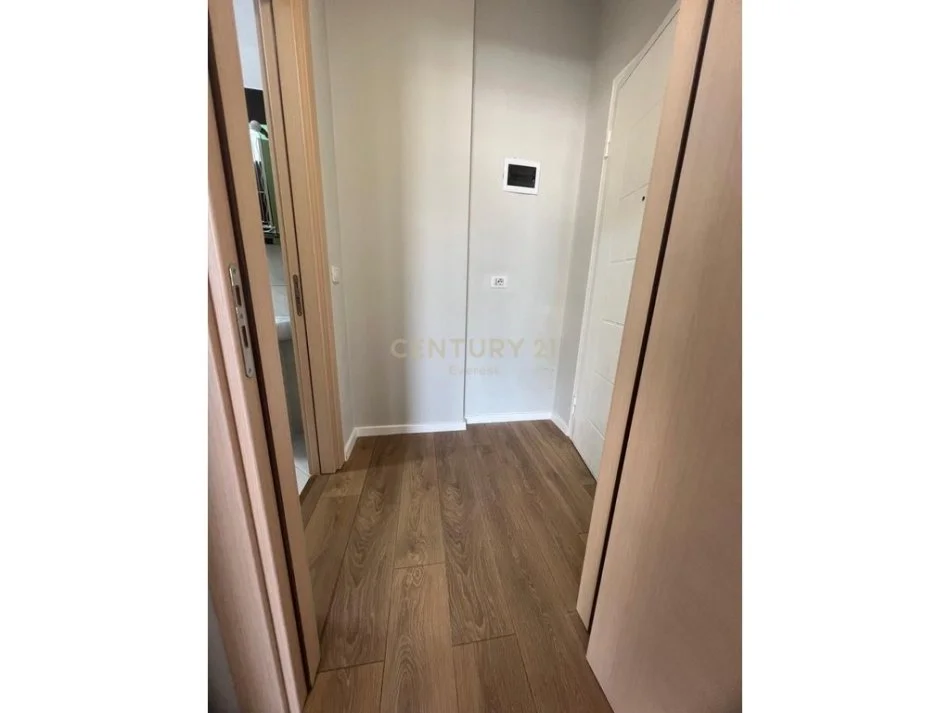Tirane, shitet apartament 1+1+Ballkon Kati 5, 58 m² 92.000 € 