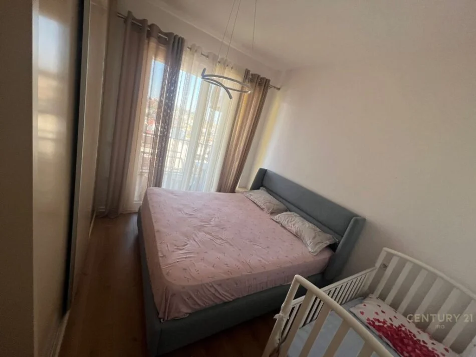 Tirane, jepet me qera apartament 2+1 Kati 10, 87 m² 580 € (Grand Galeri, Yzberisht)