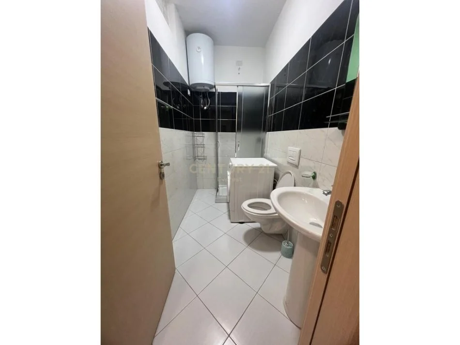 Tirane, shitet apartament 1+1+Ballkon Kati 5, 58 m² 92.000 € 