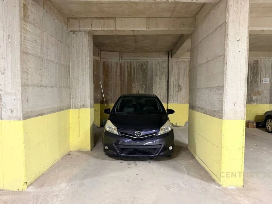 Tirane, jepet me qera apartament 2+1+Aneks+Ballkon Kati 3, 75 m² 900 € 