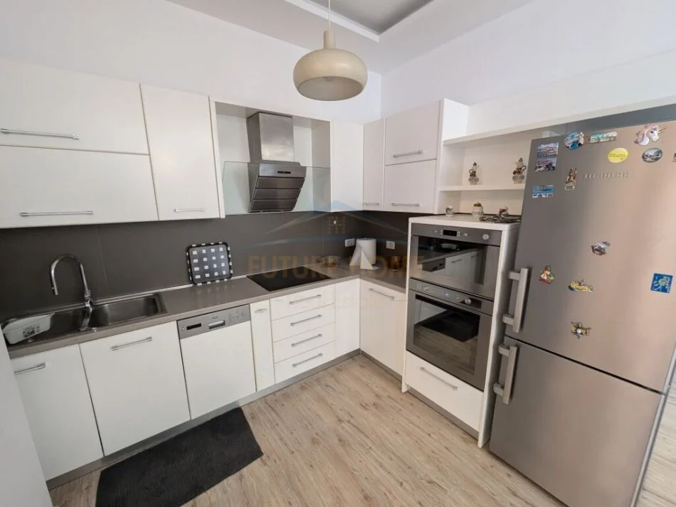 Tirane, shitet apartament 2+1+Ballkon Kati 4, 114 m² 259.000 € (Kompleksi Kika 2)