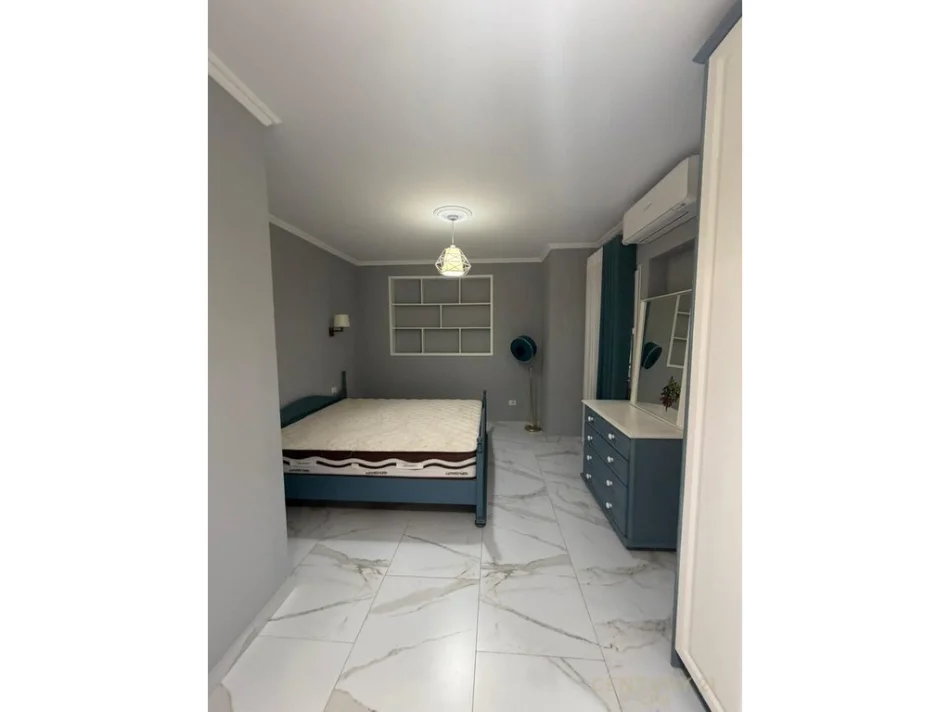 Tirane, jepet me qera apartament 2+1+Aneks+Ballkon Kati 4, 100 m² 1.200 € 