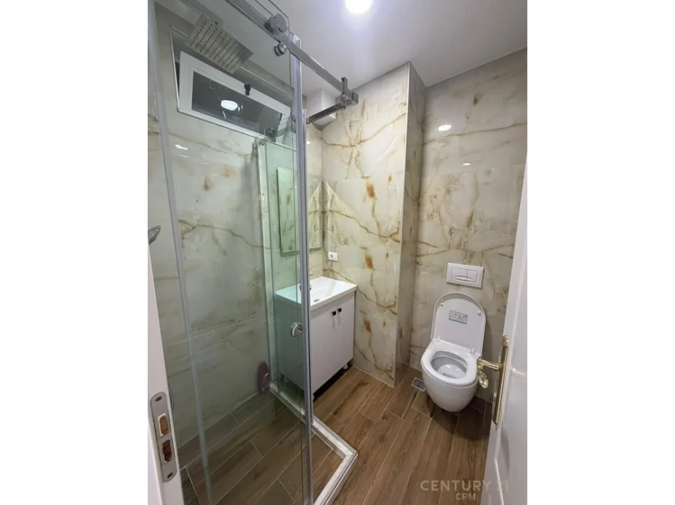 Tirane, jepet me qera apartament 2+1+Aneks+Ballkon Kati 4, 100 m² 1.200 € 