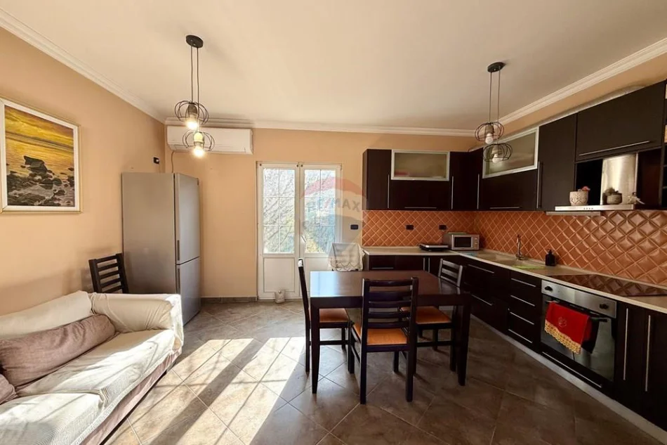 Tirane, shitet Vile 3 Katshe , 300 m² 410.000 € 