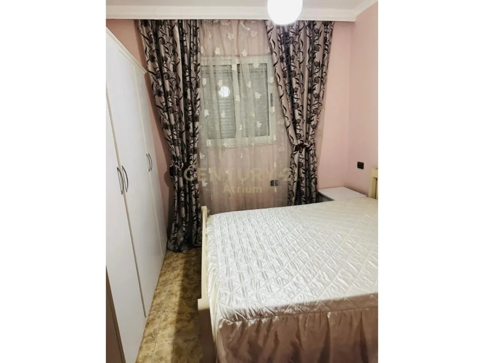 Tirane, jepet me qera apartament 2+1 Kati 5, 65 m² 650 € (Rruga Kavajes)