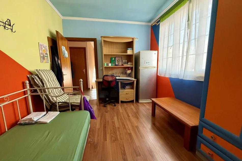 Tirane, shitet Vile 3 Katshe , 300 m² 410.000 € 