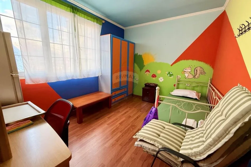 Tirane, shitet Vile 3 Katshe , 300 m² 410.000 € 