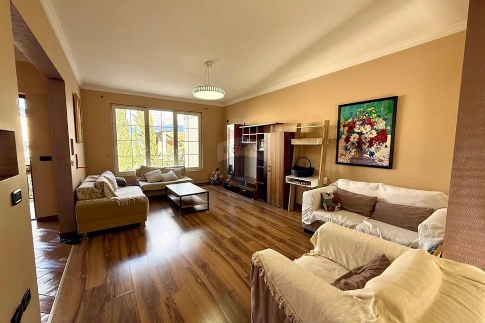 Tirane, shitet Vile 3 Katshe , 300 m² 410.000 € 