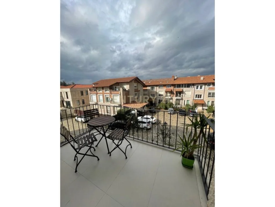 Tirane, jepet me qera apartament 2+1 Kati 2, 115 m² 1.300 € (Rezidenca Secret Garden)