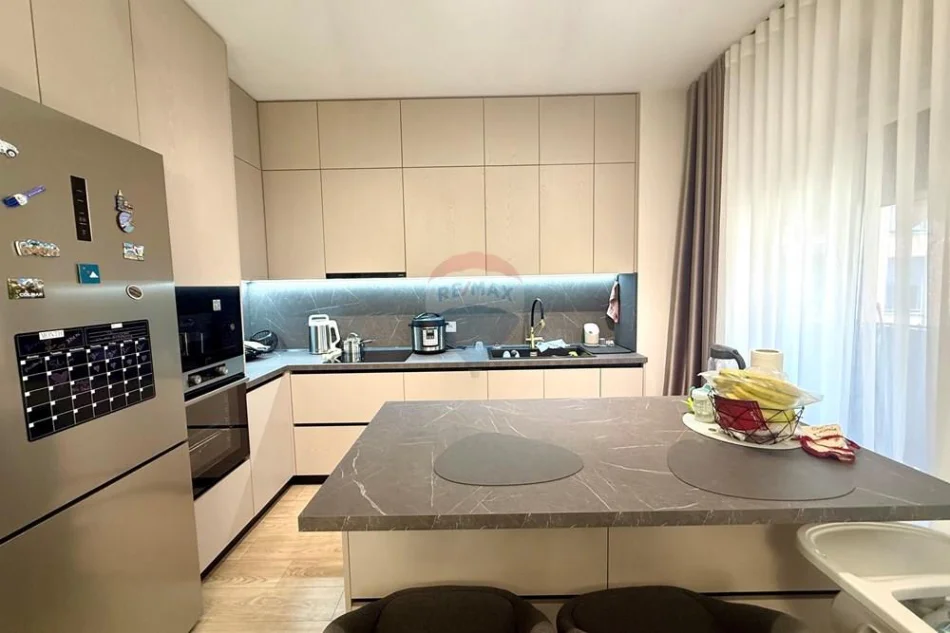 Tirane, shitet apartament 2+1 , 136 m² 365.000 € (Bulevardi i Ri)