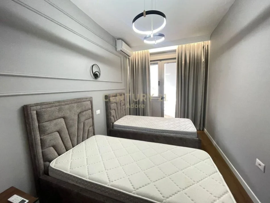 Tirane, jepet me qera apartament 2+1 Kati 8, 86 m² 900 € (Prane Concord Center)